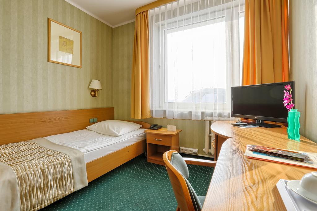 Hotel Festival Opole Quarto foto